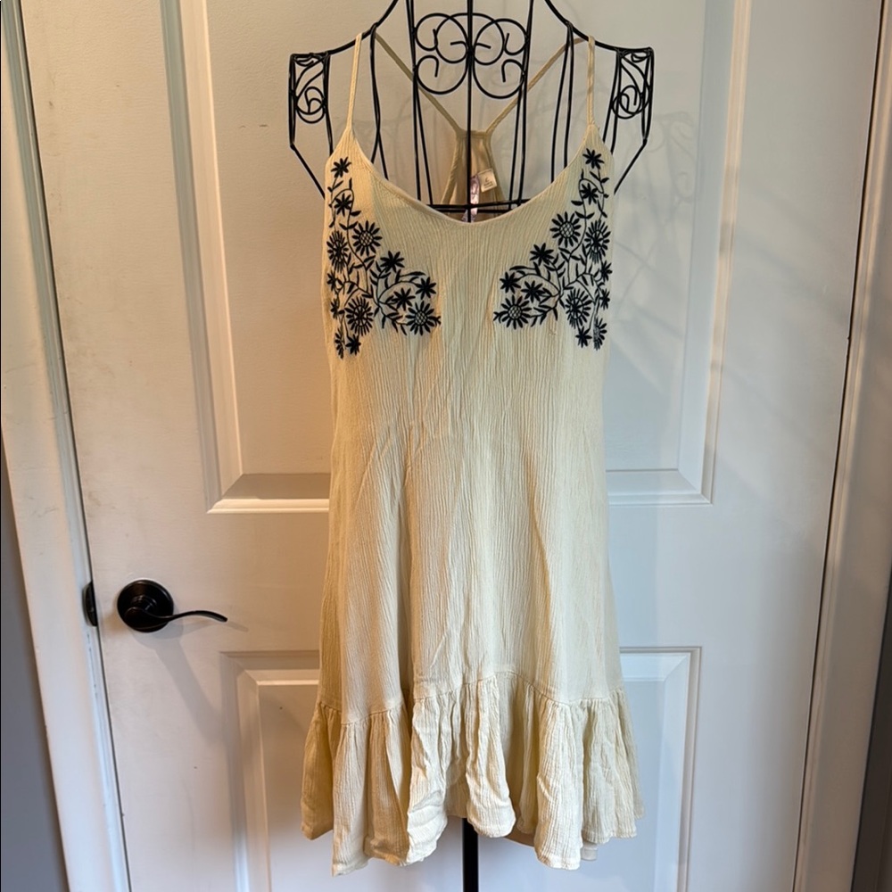 Francesca’s collection embroidered ruffled dress